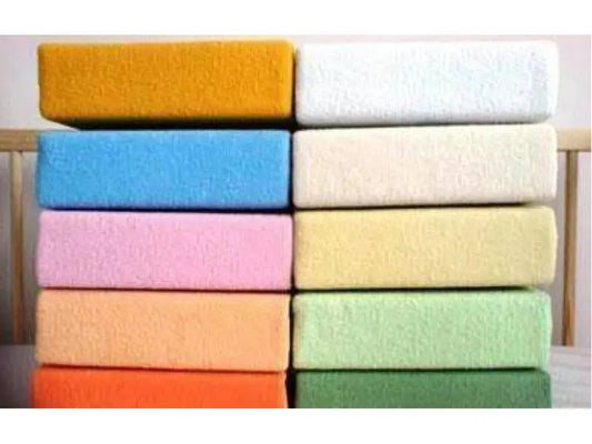 салатовая Простынь махровая на резинке с наволочками Anisa (220х240+30 см)