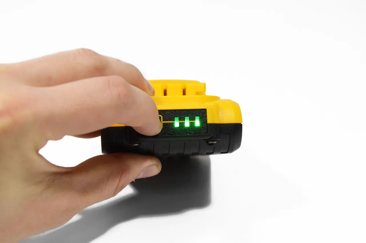 Аккумуляторный шуруповерт 24V с набором инструментов в кейсе, Шуруповерт