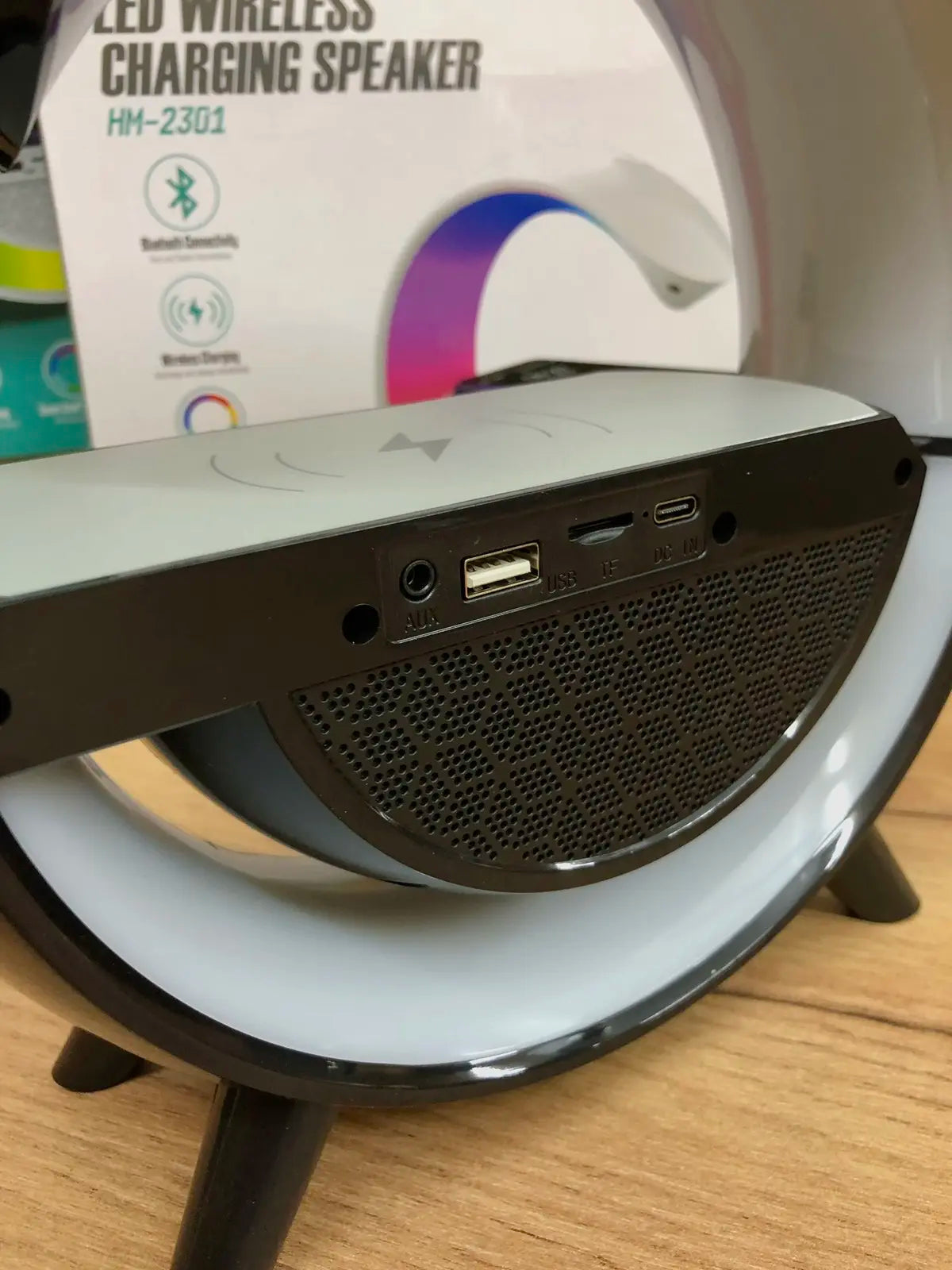 Умный светильник/ Ночник c беспроводной зарядкой для телефона/Bluetooth-колонка