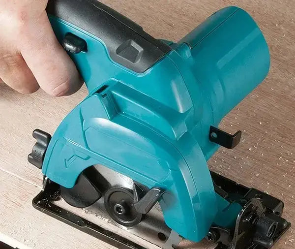 Аккумуляторная дисковая пила 85 мм, 25.5 мм, 2 аккумулятора