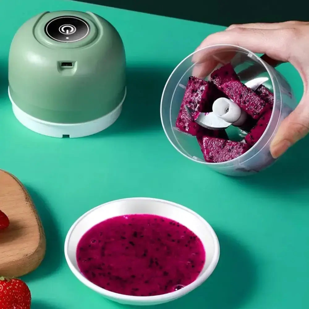 Аккумуляторный мини измельчитель для продуктов 250мл, с USB / Кухонный мини блендер для овощей