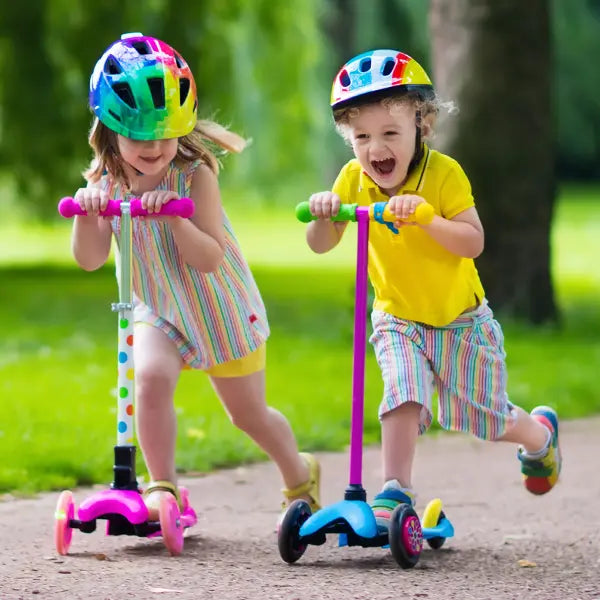 зеленый Трехколесный самокат с светящимися колесами