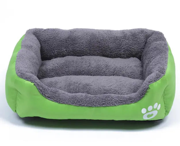 Лежанка - пуфик для кошек и собак Салатовая M(47*35см)