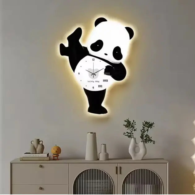 Детские настенные часы со светодиодной подсветкой в виде панды / Декоративные LED-часы Панда без звука с мягкой подсветкой