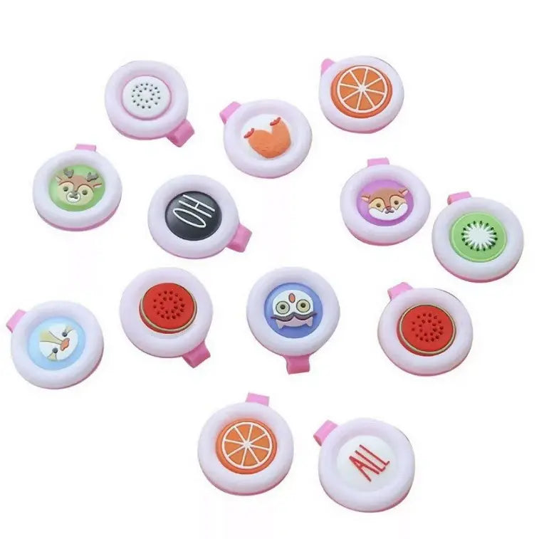 Клипса от комаров Bikit Guard c натуральными экстрактами с полиэтиленовой капсулой.