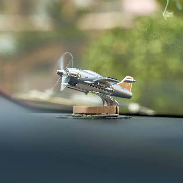 Креативный автомобильный освежитель, ароматизатор воздуха в виде самолета с вращающимся пропеллером от солнечной панели