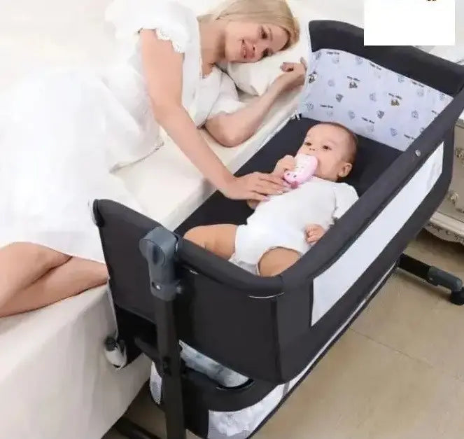 Многофункциональная детская приставная кроватка-качалка с пеленалным столиком