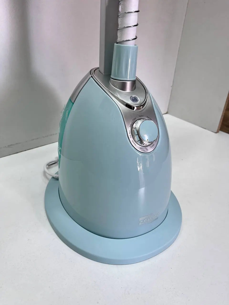 Голубой Отпариватель вертикальный для одежды со стойкой Zepline ZP-130 3000W