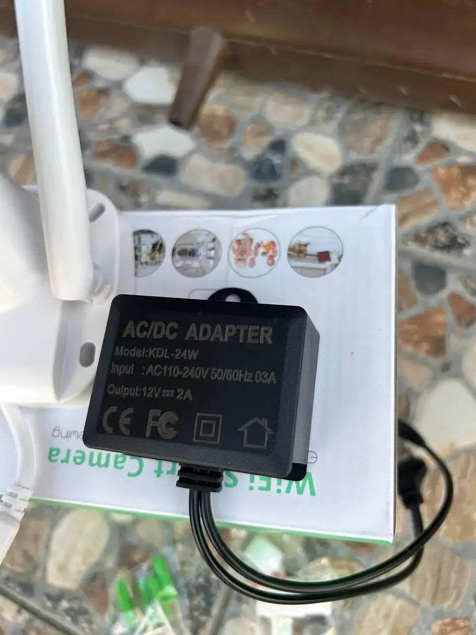 Уличная камера UKC Видеонаблюдения WIFI IP беспроводная наружная поворотная V380 Pro с блоком питания