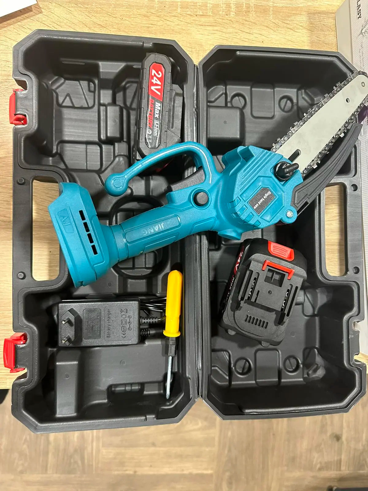 Мини пила  (24В, 5,0 Ач)  Веткорез компактная и лёгка цепная пила аккумуляторная