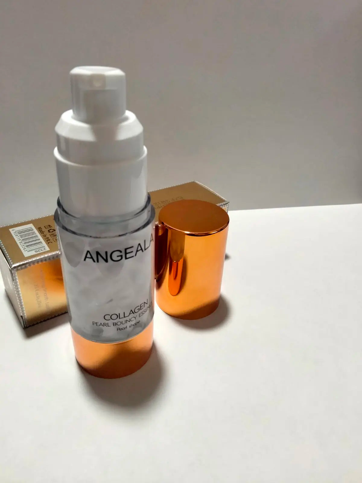 Выравнивающая база под макияж с коллагеном, подстраиваемый под тон кожи, Прозрачная / Омолаживающая база